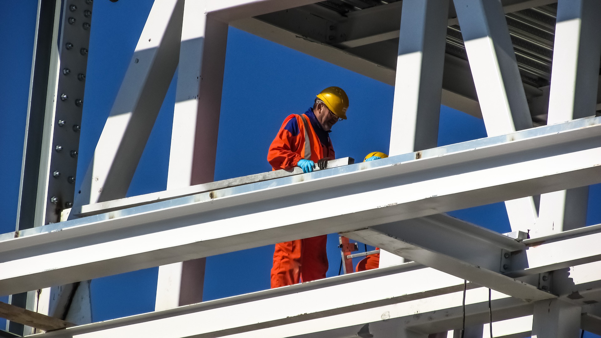 Werkvertrag Zürich auf Rumänisch übersetzen